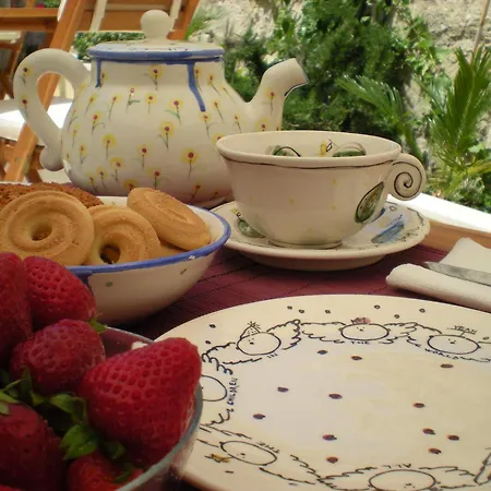 Chicchi Di Melograno Bed and breakfast 3*