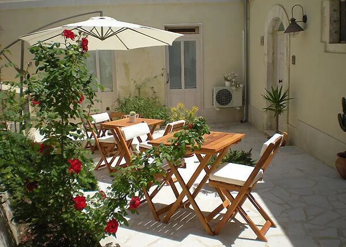 Chicchi Di Melograno 3* Модика