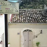Chicchi Di Melograno Bed & Breakfast 3*